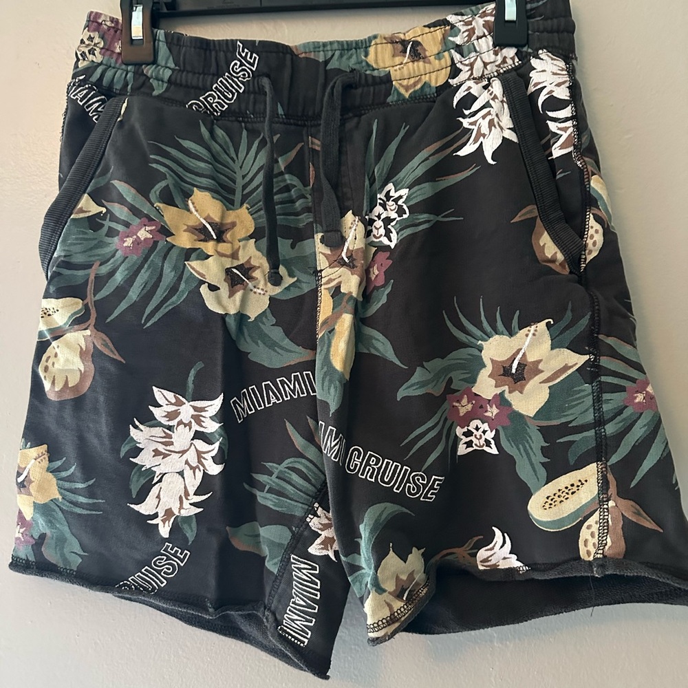 H&M Men's Tropical Print Shorts - Black and Green